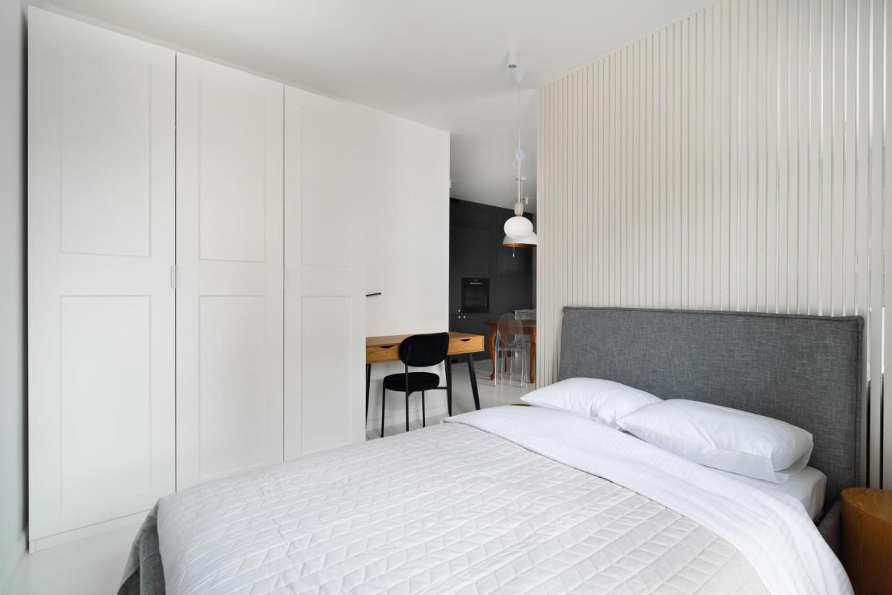 Wola Artistic Designer Apartment Варшава Екстер'єр фото